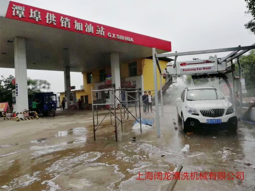 江西萬(wàn)載埠鎮(zhèn)潭埠供銷(xiāo)站旋7洗車(chē)機(jī)安裝調(diào)試完畢